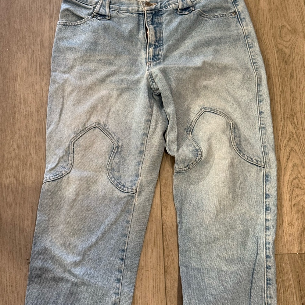 High-Rise Light Blue Women's Jeans - Sculpted Knee Detail